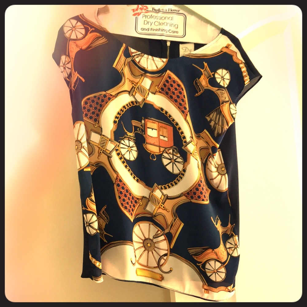 preppy riding themed top w/ zip back